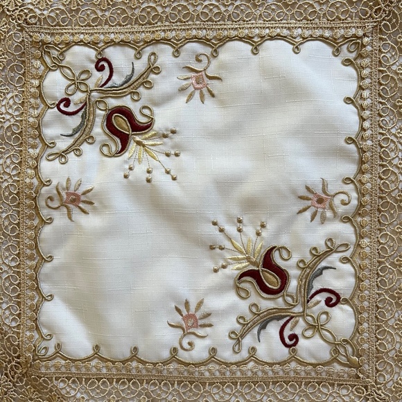 Embroidered 17x17 Tulip Pillow Cover from Turkey, new without tags - Picture 5 of 6